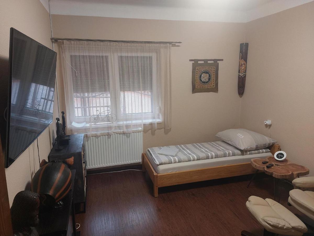 Fehér galamb apartman Gyál Esterno foto